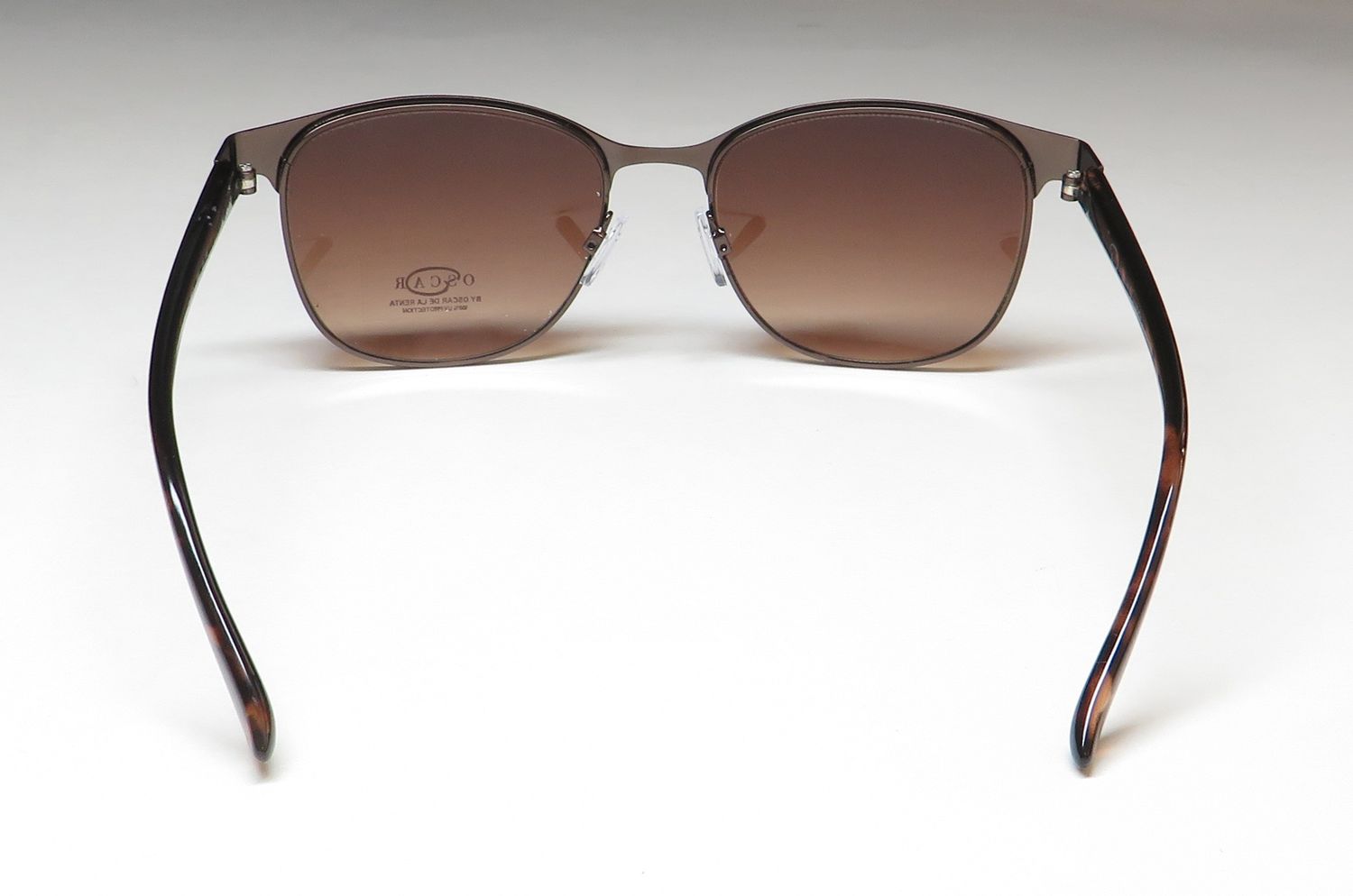 Oscar de la Renta Oscar 3043 Sunglasses by ModaFrames