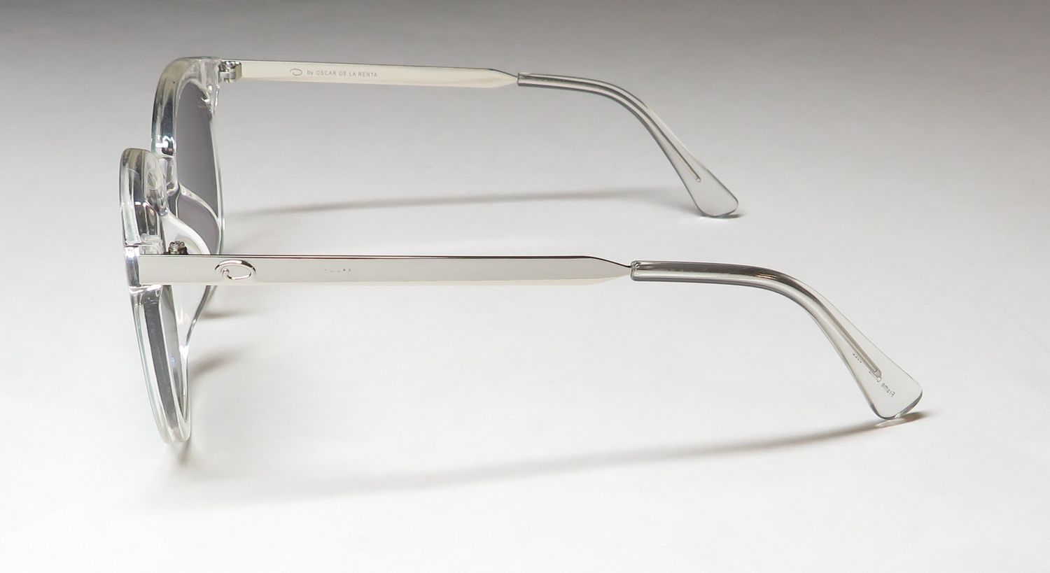 Oscar de la Renta Oscar 1289 Sunglasses by ModaFrames