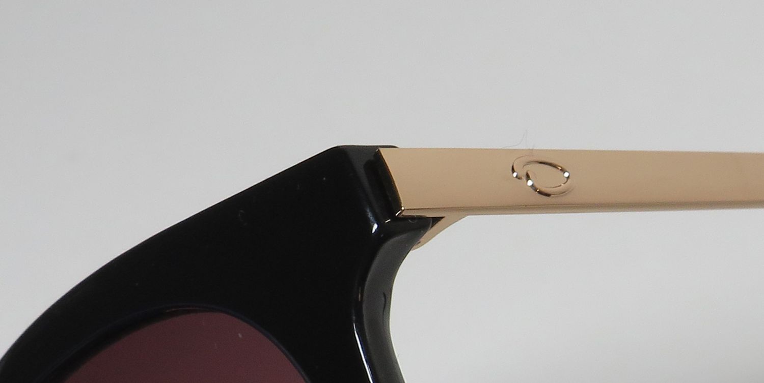 Oscar de la Renta Oscar 1289 Sunglasses by ModaFrames