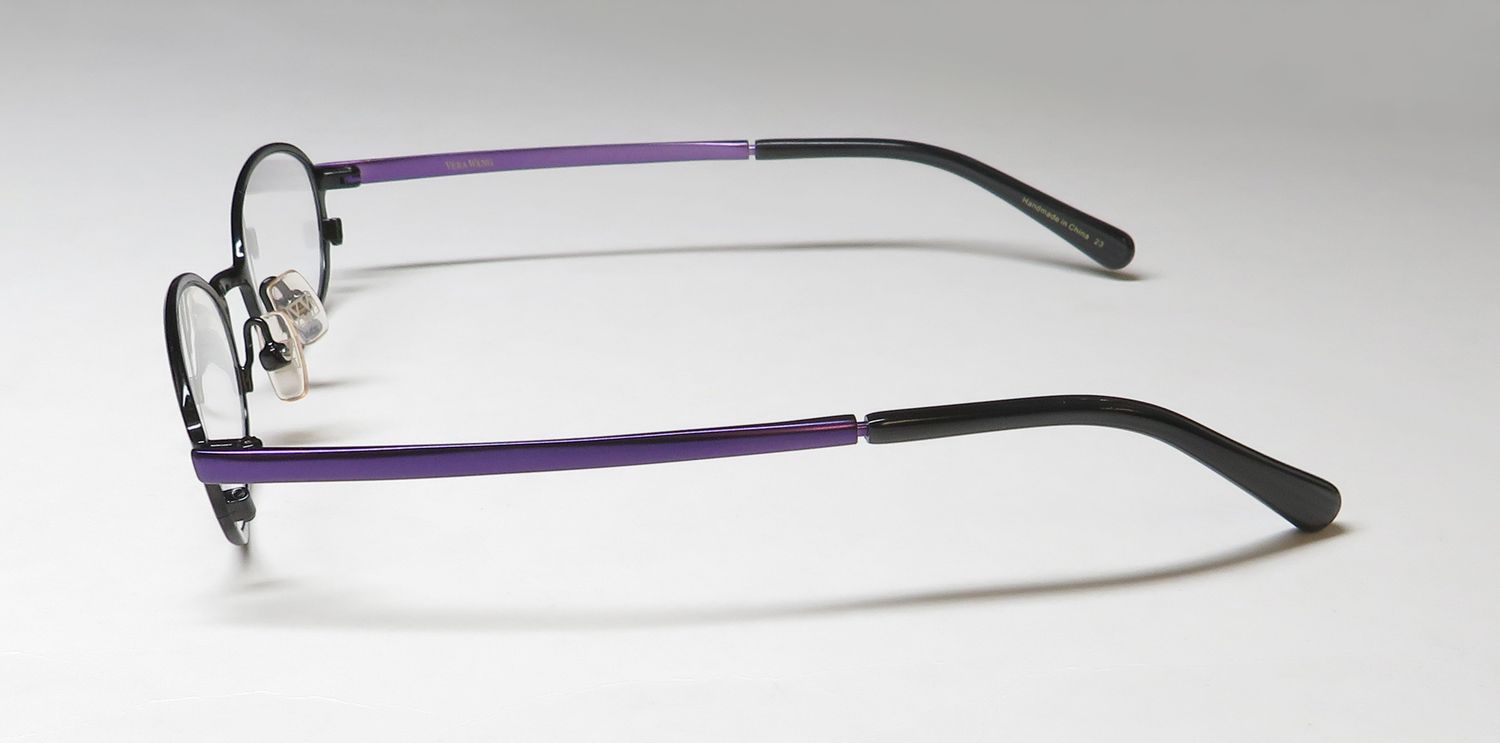 Vera Wang V026 Eyeglasses by ModaFrames