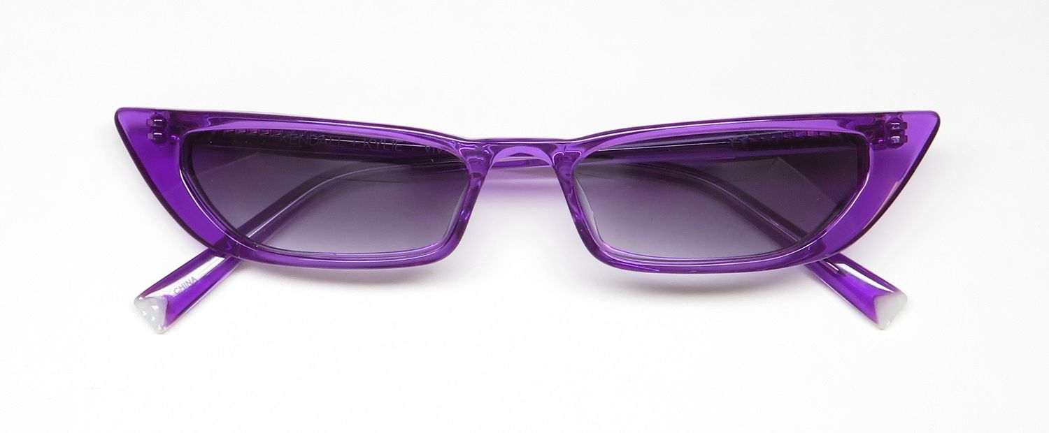 Kendall + Kylie Kk5021 Vivian Sunglasses by ModaFrames