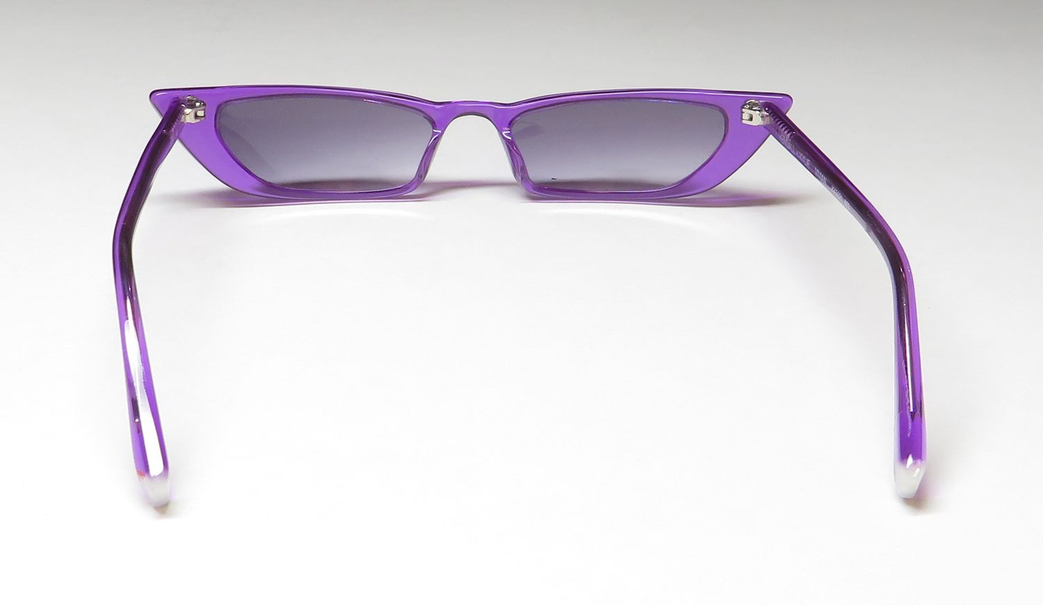 Kendall + Kylie Kk5021 Vivian Sunglasses by ModaFrames
