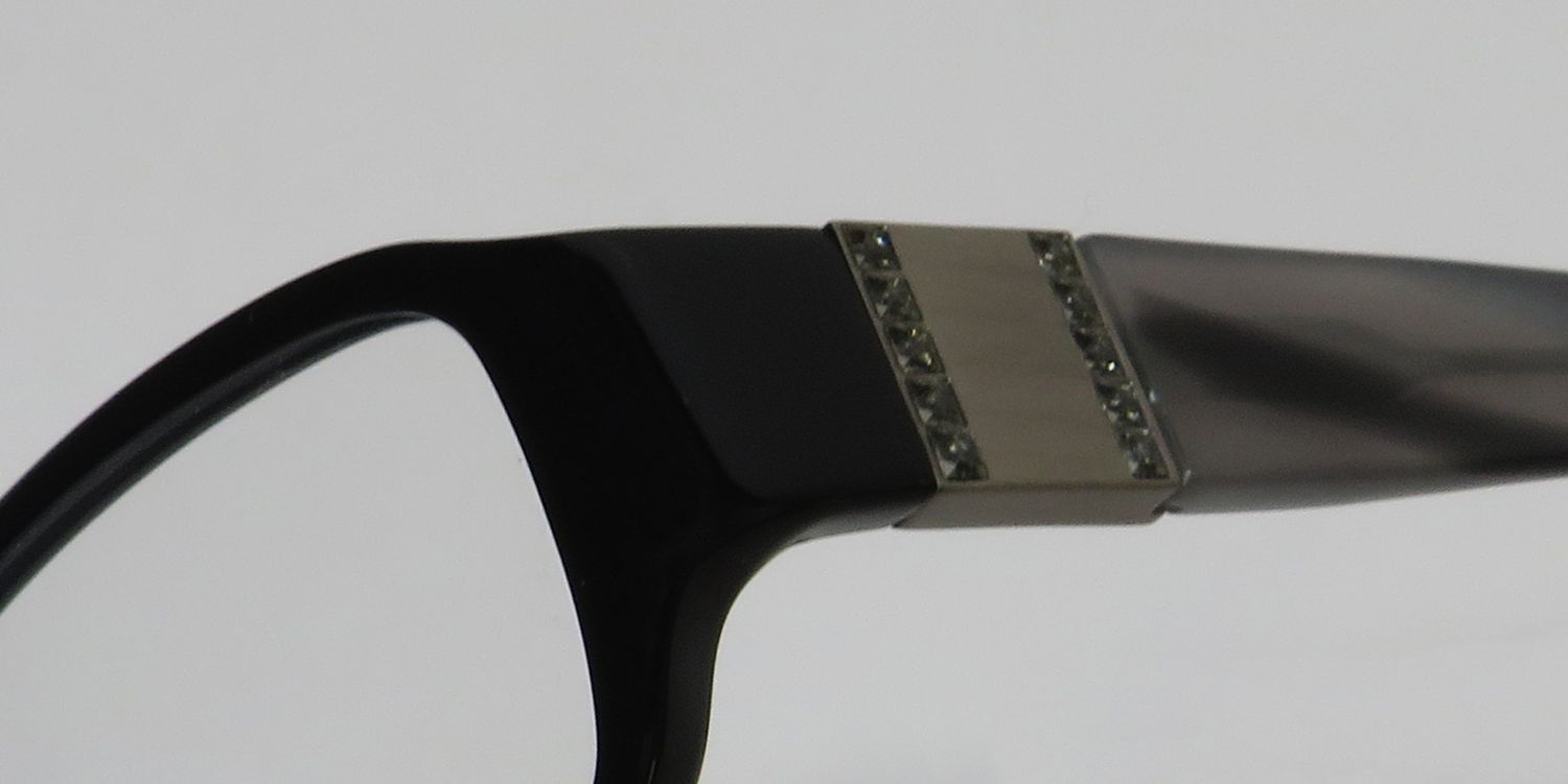 Vera Wang V163 Eyeglasses by ModaFrames