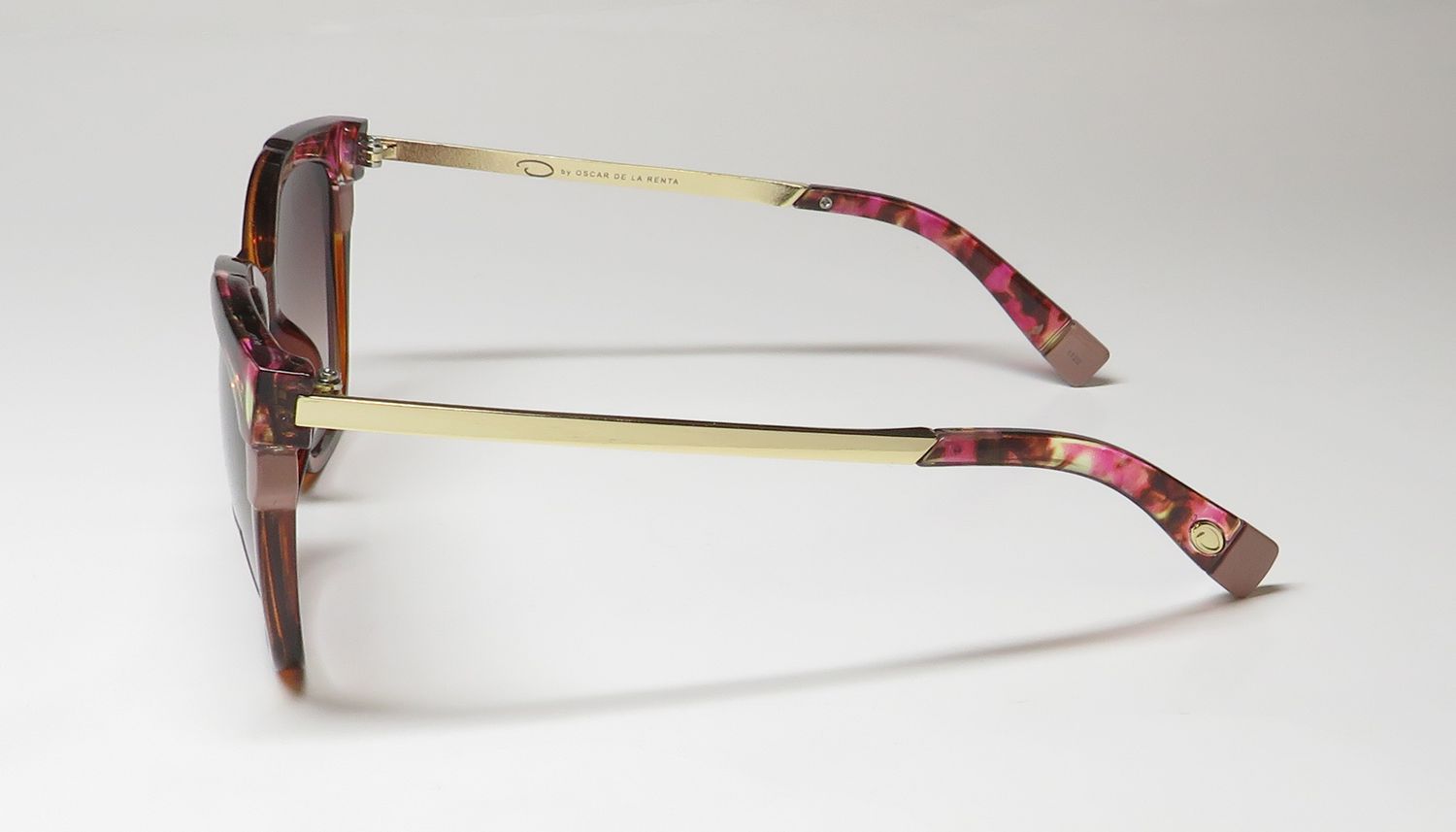 Oscar de la Renta Oscar 1368 Sunglasses by ModaFrames