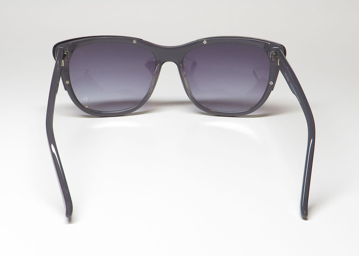 Aigner 35032 Sunglasses by ModaFrames