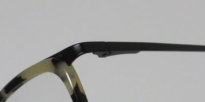 Vera Wang V521 Eyeglasses by ModaFrames