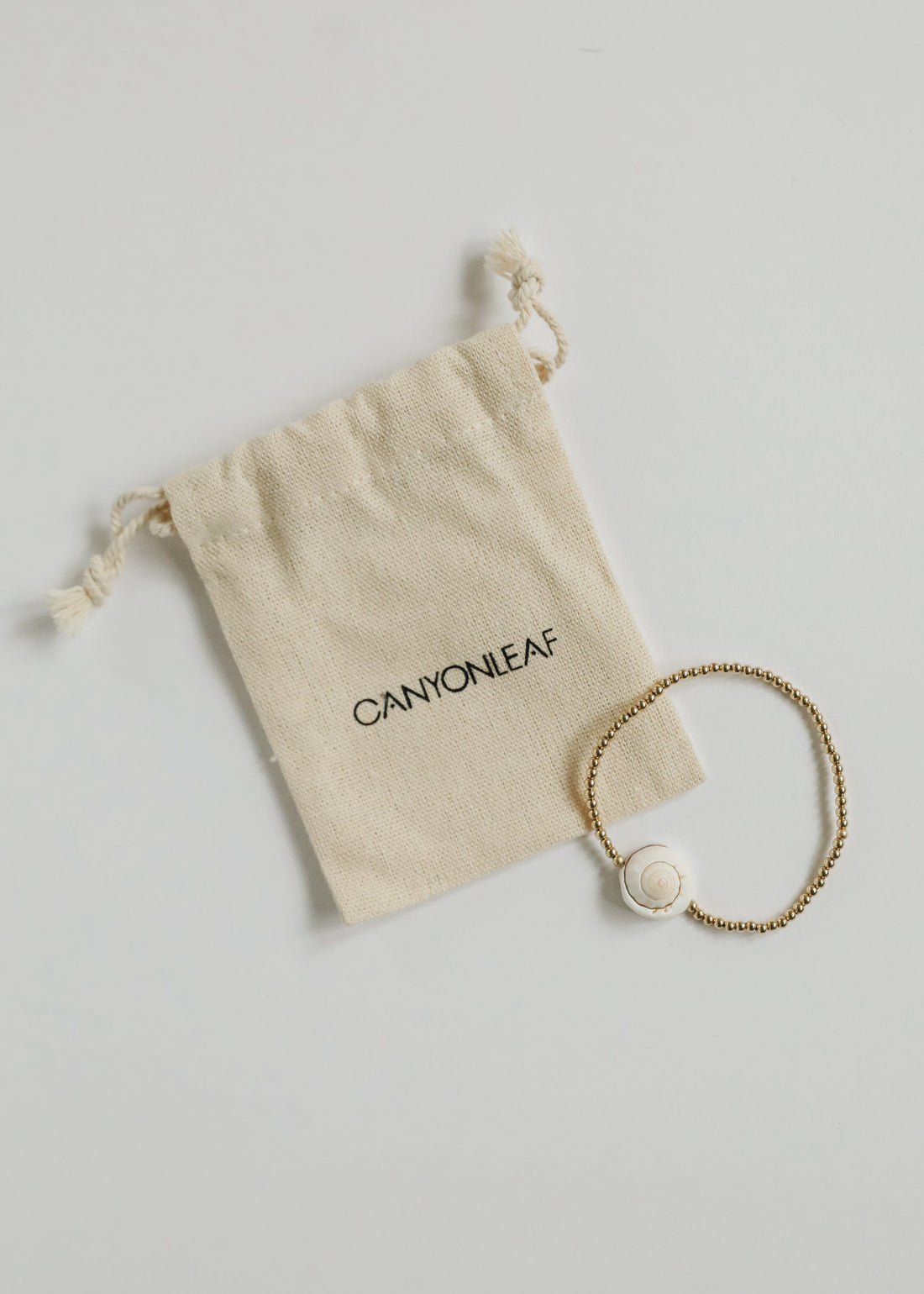 Dainty 14K Gold Filled + Sea Shell || Stretch Anklet or Bracelet by CanyonLeaf