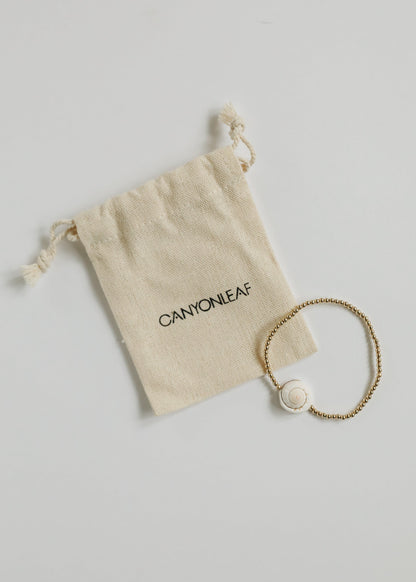 Dainty 14K Gold Filled + Sea Shell || Stretch Anklet or Bracelet by CanyonLeaf