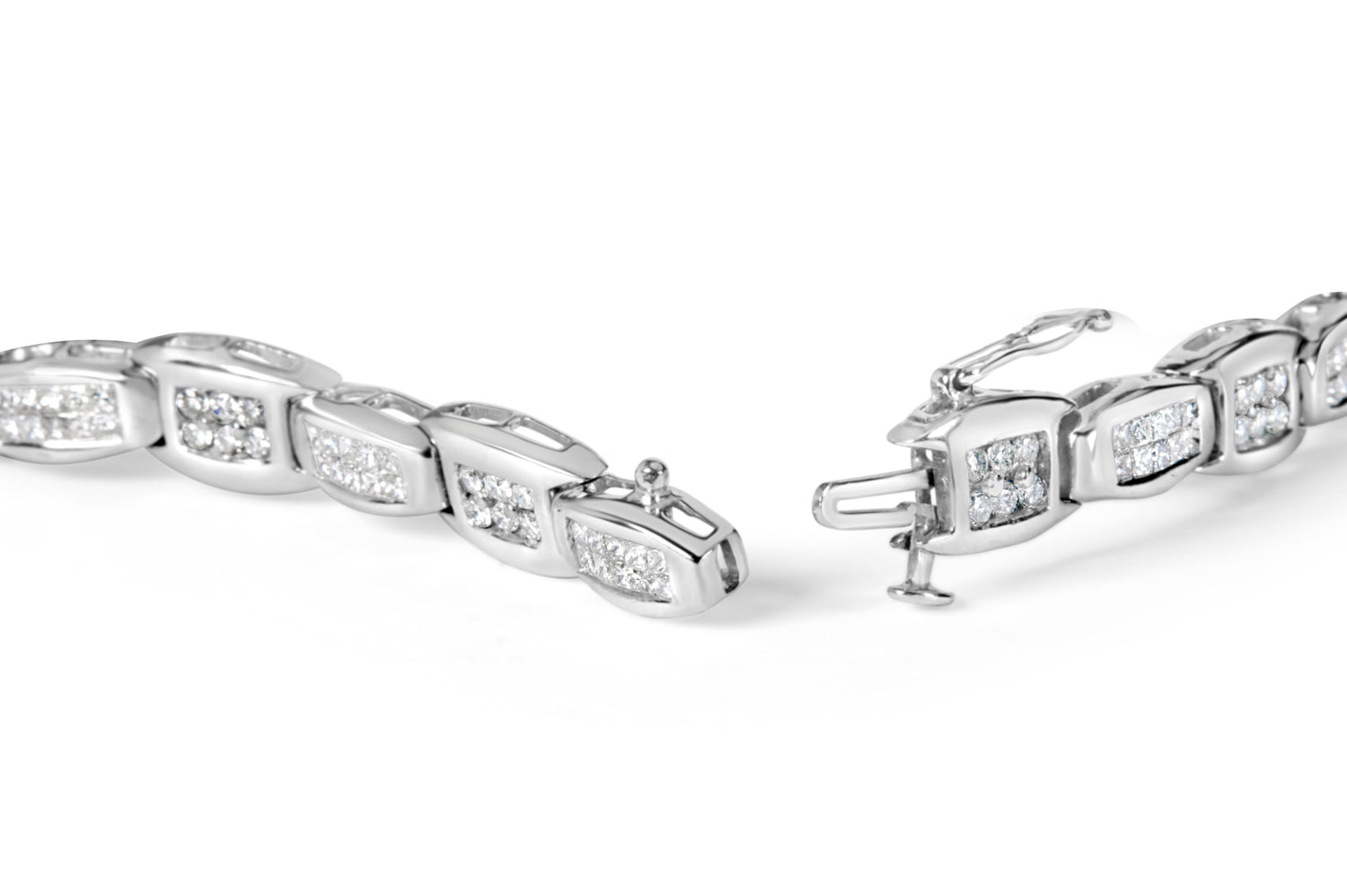 14K White Gold 2-1/2 Cttw Round-Brilliant &amp; Baguette Cut Diamond 7" Alternating Flared Links Tennis Bracelet (H-I Color, SI1-SI2 Clarity)