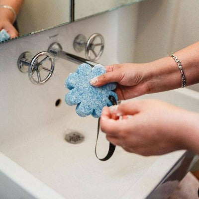 Spongelle Daisy Flower Collection Bath Sponges - Freesia Pear by This is Beauty US