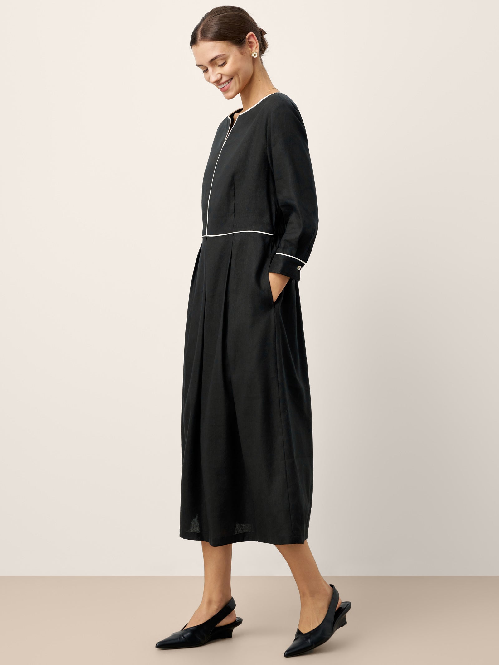 Linen-Lyocell Contrast Trim Gathered Midi Dress NYX by LINTICO