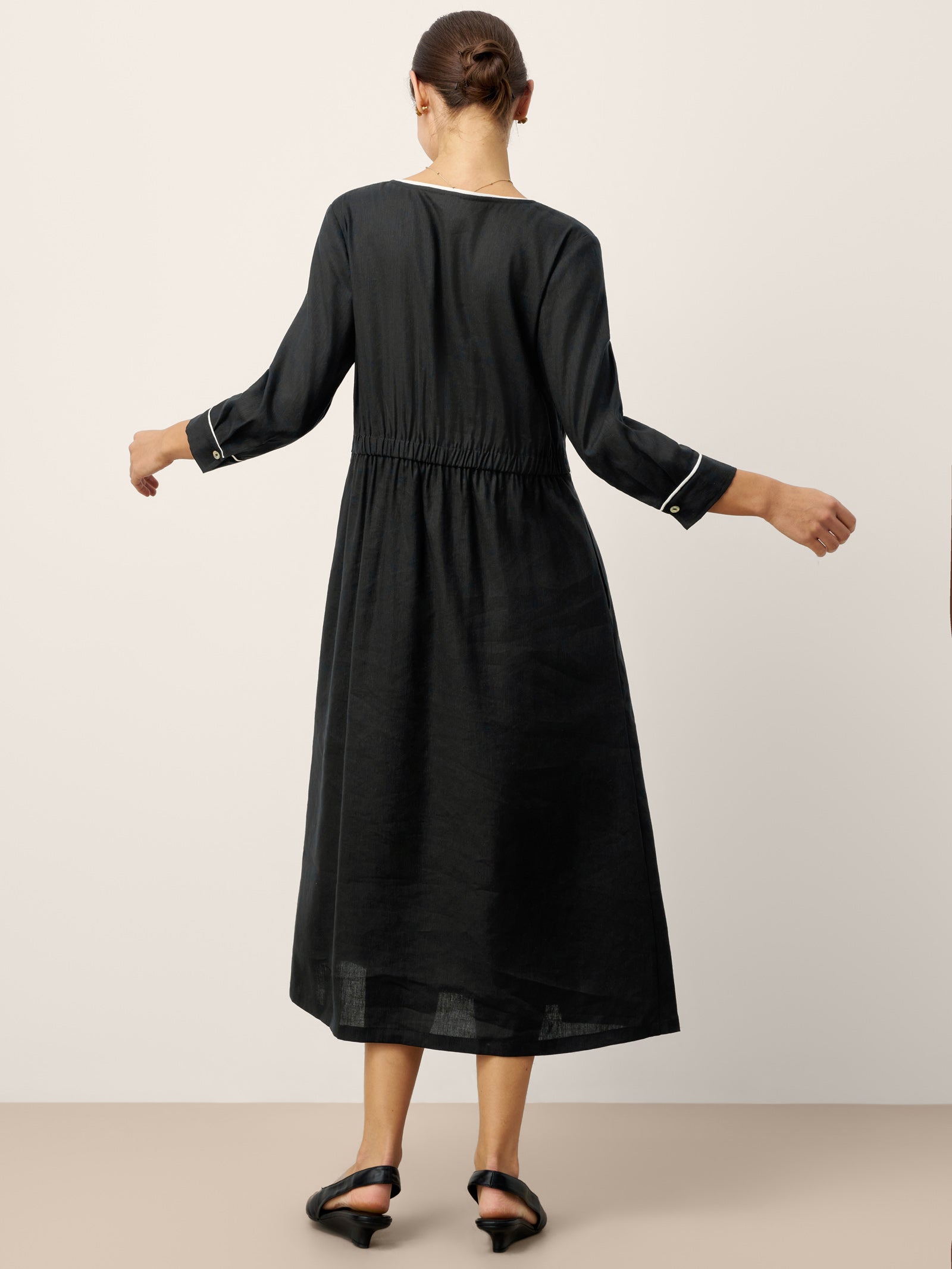 Linen-Lyocell Contrast Trim Gathered Midi Dress NYX by LINTICO