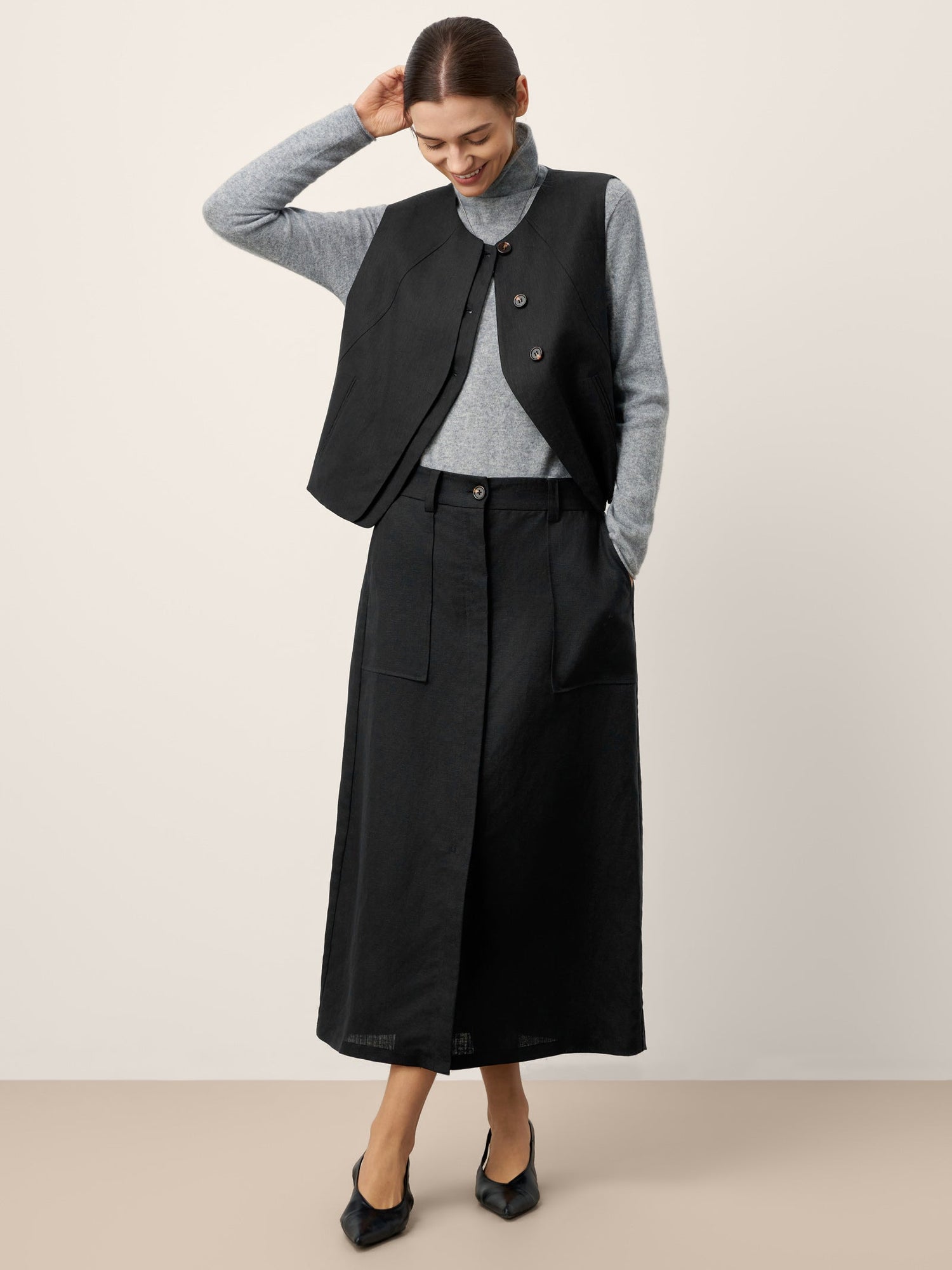 Linen-Lyocell Panel Layered Vest ODELIA by LINTICO