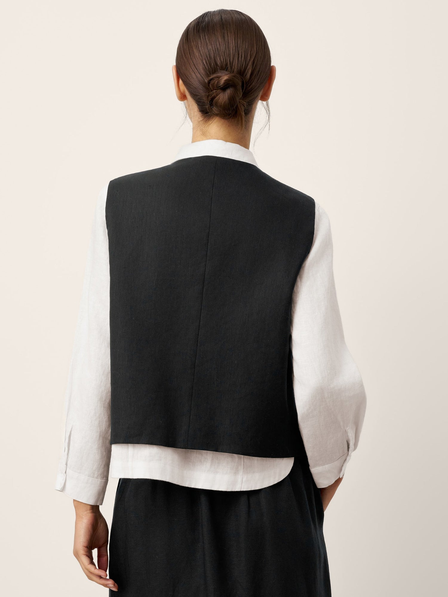 Linen-Lyocell Panel Layered Vest ODELIA by LINTICO
