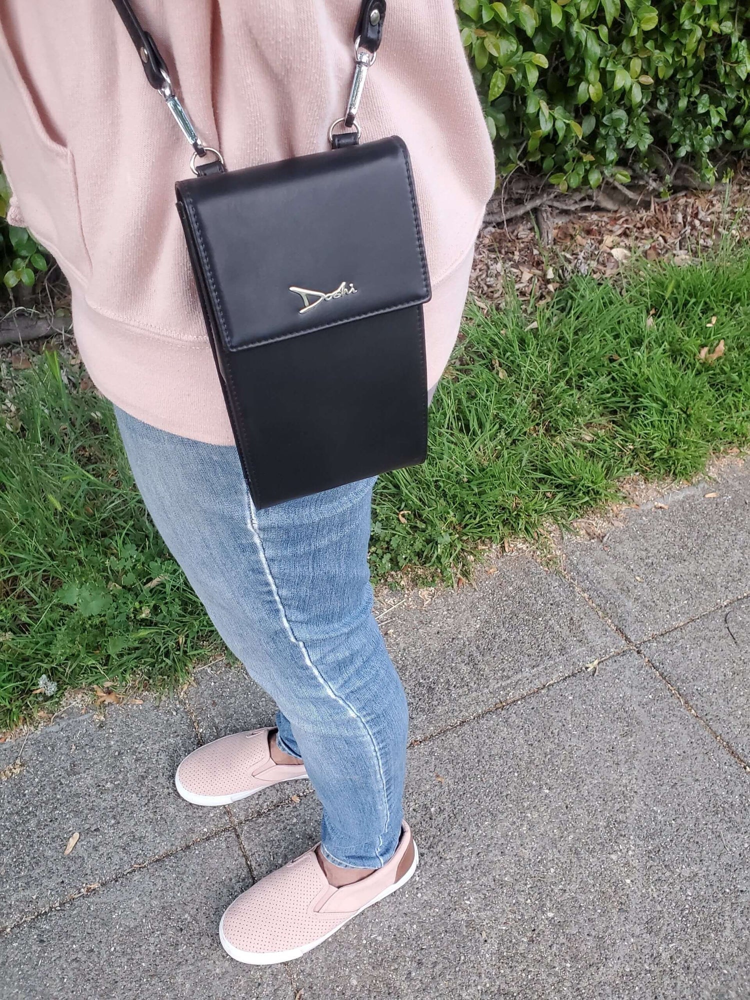 Vegan Crossbody Phone Purse by Doshi FCSA