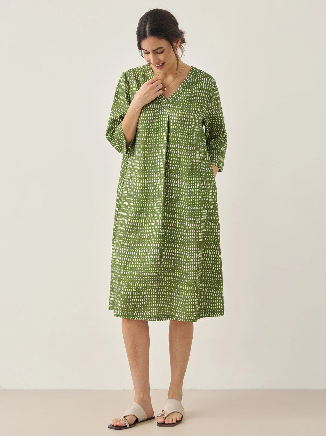 100% Linen V-Neck Dot Mini Dress LIRA by LINTICO