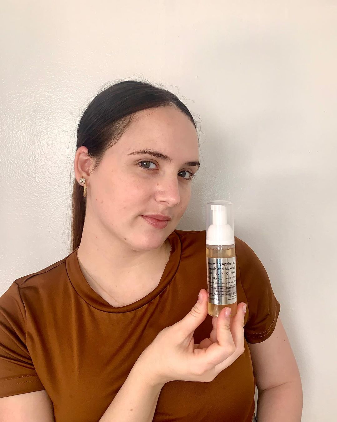 Gentle Foaming Facial Cleanser – Aloe, Apple &amp; Ashwagandha for All Skin Types