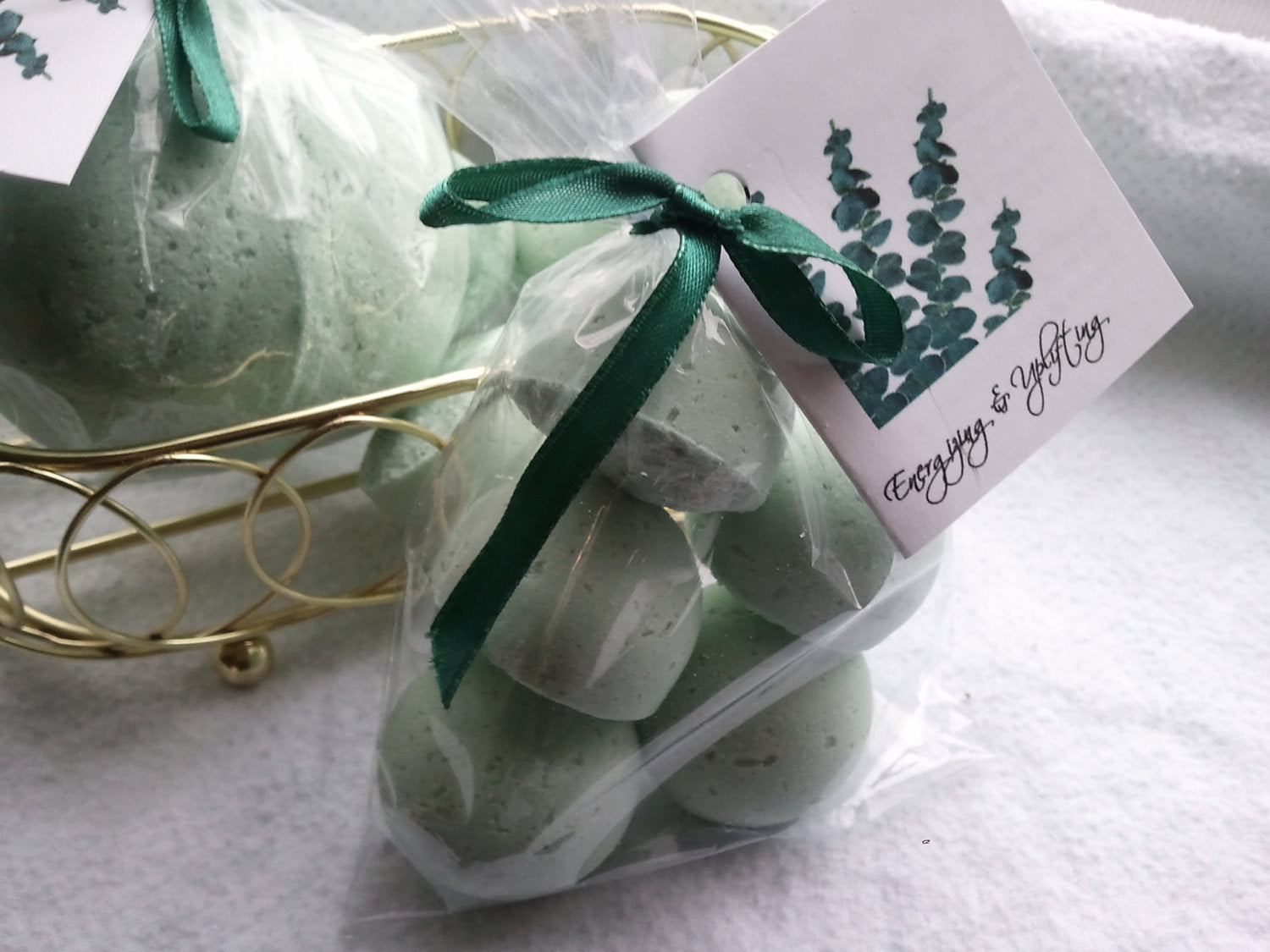 14 bath bombs in Eucalyptus &amp; Spearmint scent, gift bag bath fizzies, great for dry skin, shea, cocoa, 7 ultra rich oils by Spa Pure
