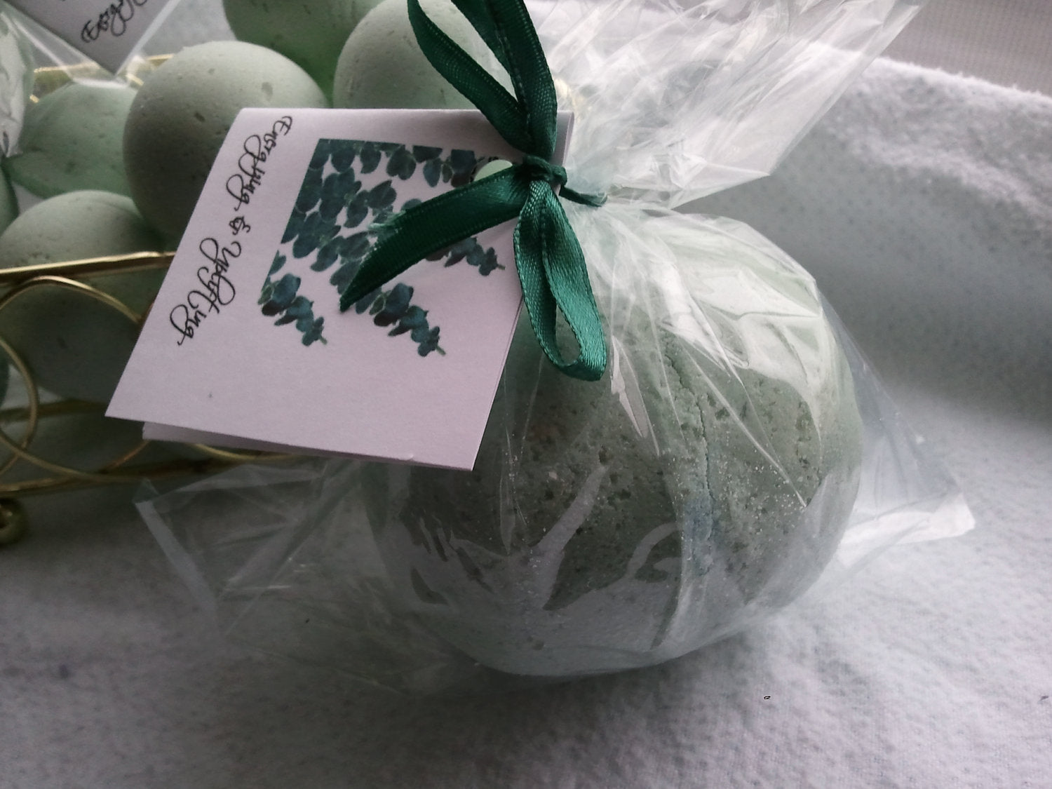 14 bath bombs in Eucalyptus &amp; Spearmint scent, gift bag bath fizzies, great for dry skin, shea, cocoa, 7 ultra rich oils by Spa Pure