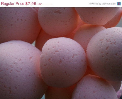 14 bath bombs in Viva la Juicy (Juicy Couture Type) fragrance, great for dry skin, moisturizing by Spa Pure