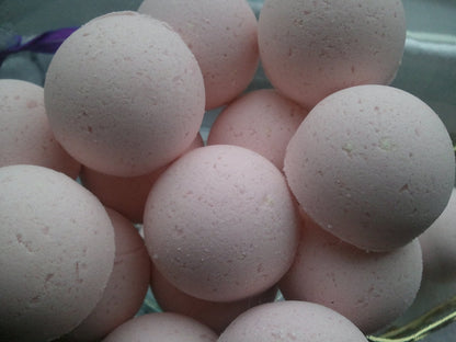14 bath bombs (Candy Cane) gift bag bath fizzies, great for kids, with our ultra rich oil blend by Spa Pure
