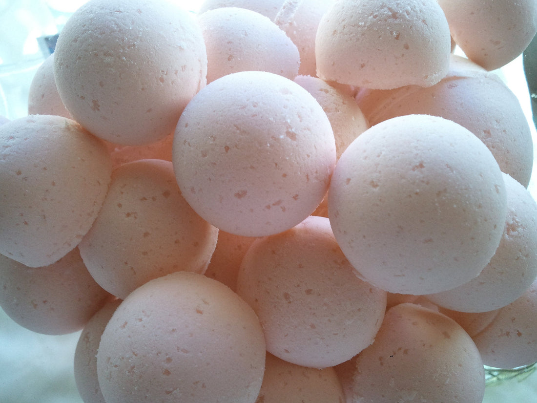 14 bath bombs in Aphrodisiac fragrance, gift bag bath fizzies, great for dry skin, ultra moisturizing. by Spa Pure
