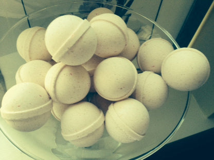 Gift Set with 12 foil wrapped 2.5 oz bath bombs, great for dry skin, Manly Scents by Spa Pure