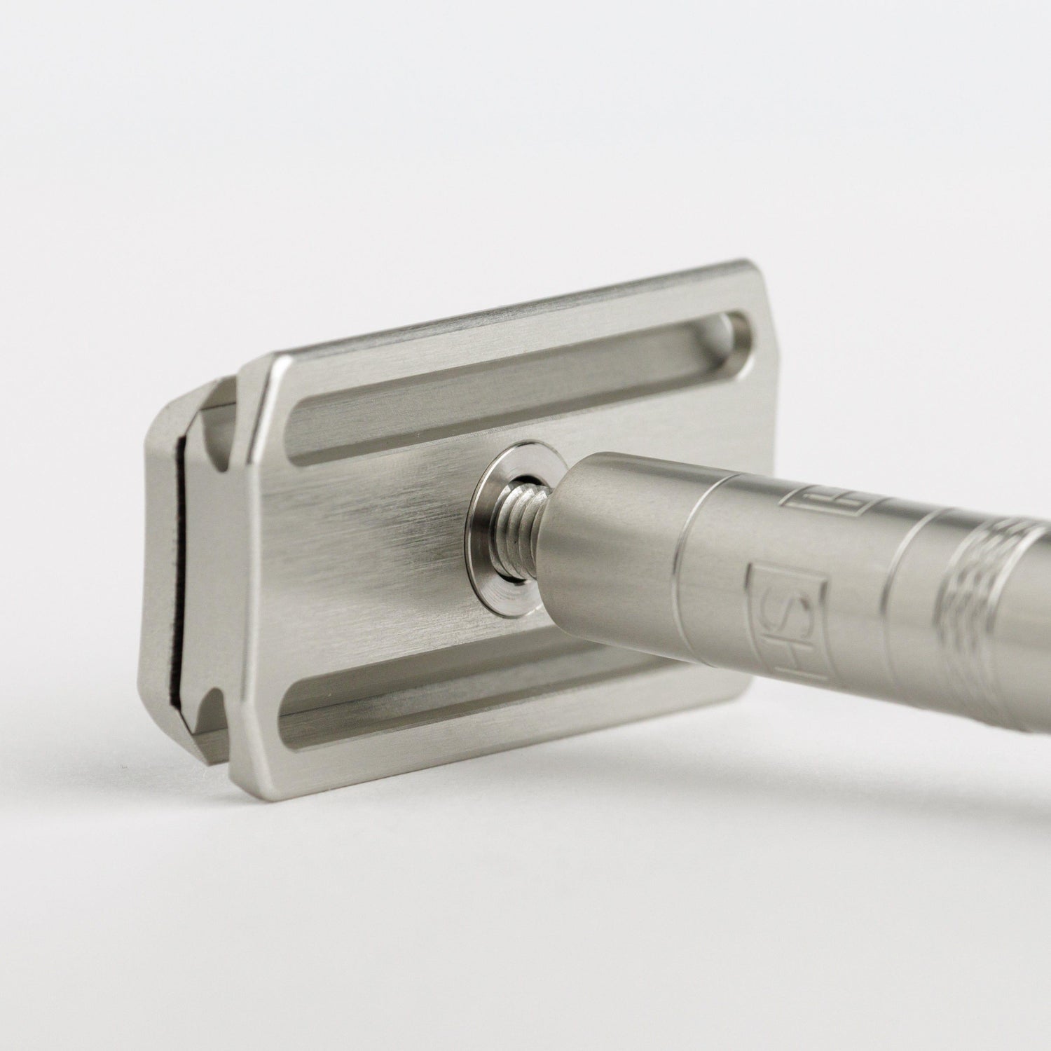 Henson Shaving [AL13-V2] Medium Safety Razor by Pasteur Pharmacy