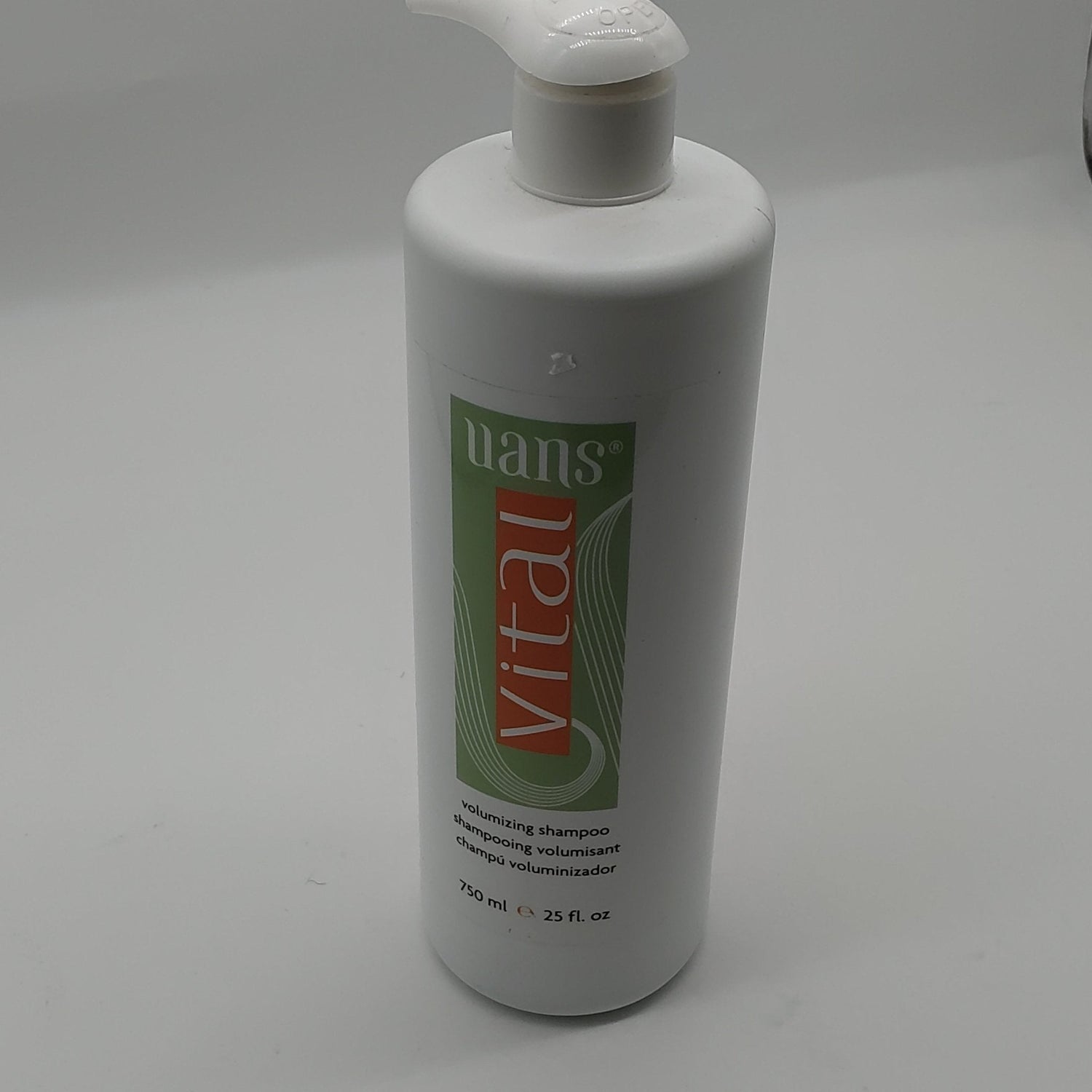 UANS Vital Voluminizing Shampoo, 750 ml / 25 fl oz